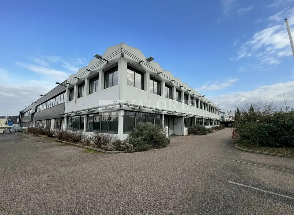 Light Industrial in Dardilly to rent Building Photo- Image 1 of 7