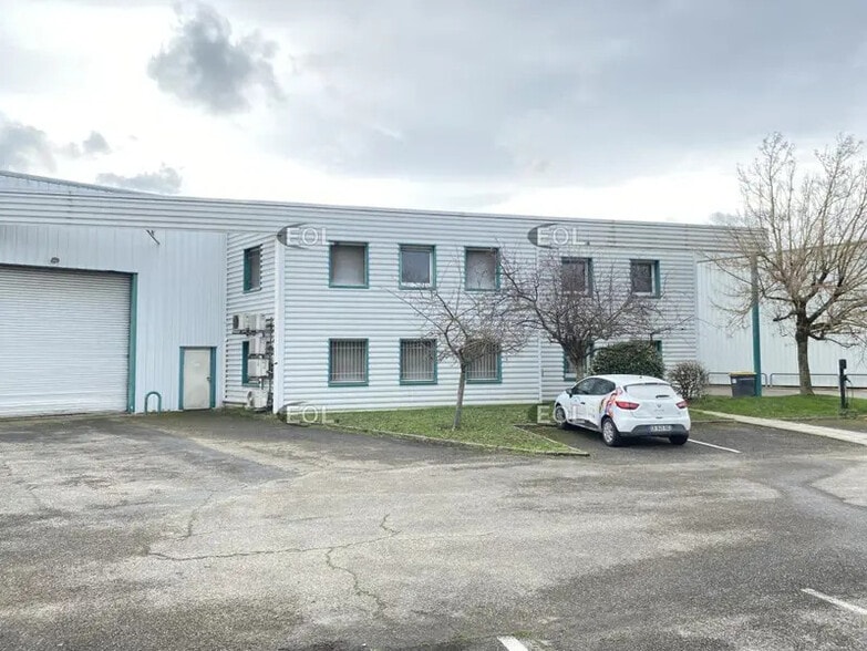 Office in Toussieu to rent - Building Photo - Image 1 of 10