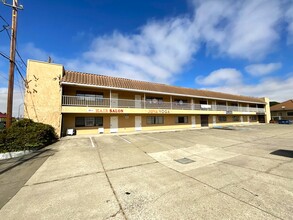 3553 Castro Valley Blvd, Castro Valley, CA for rent Building Photo- Image 1 of 9