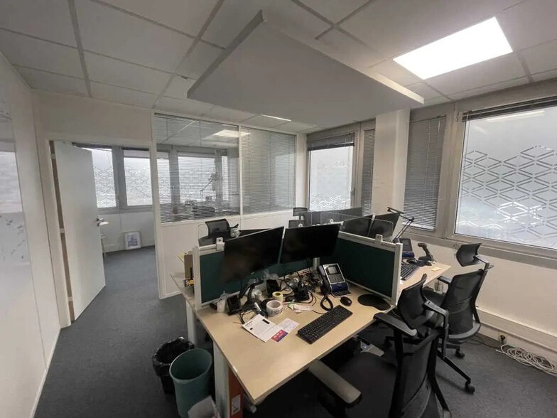 Office in Bruges to rent - Interior Photo - Image 1 of 4