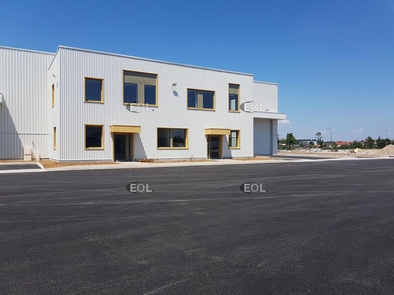 Industrial in Saint-Priest to rent - Building Photo - Image 3 of 13