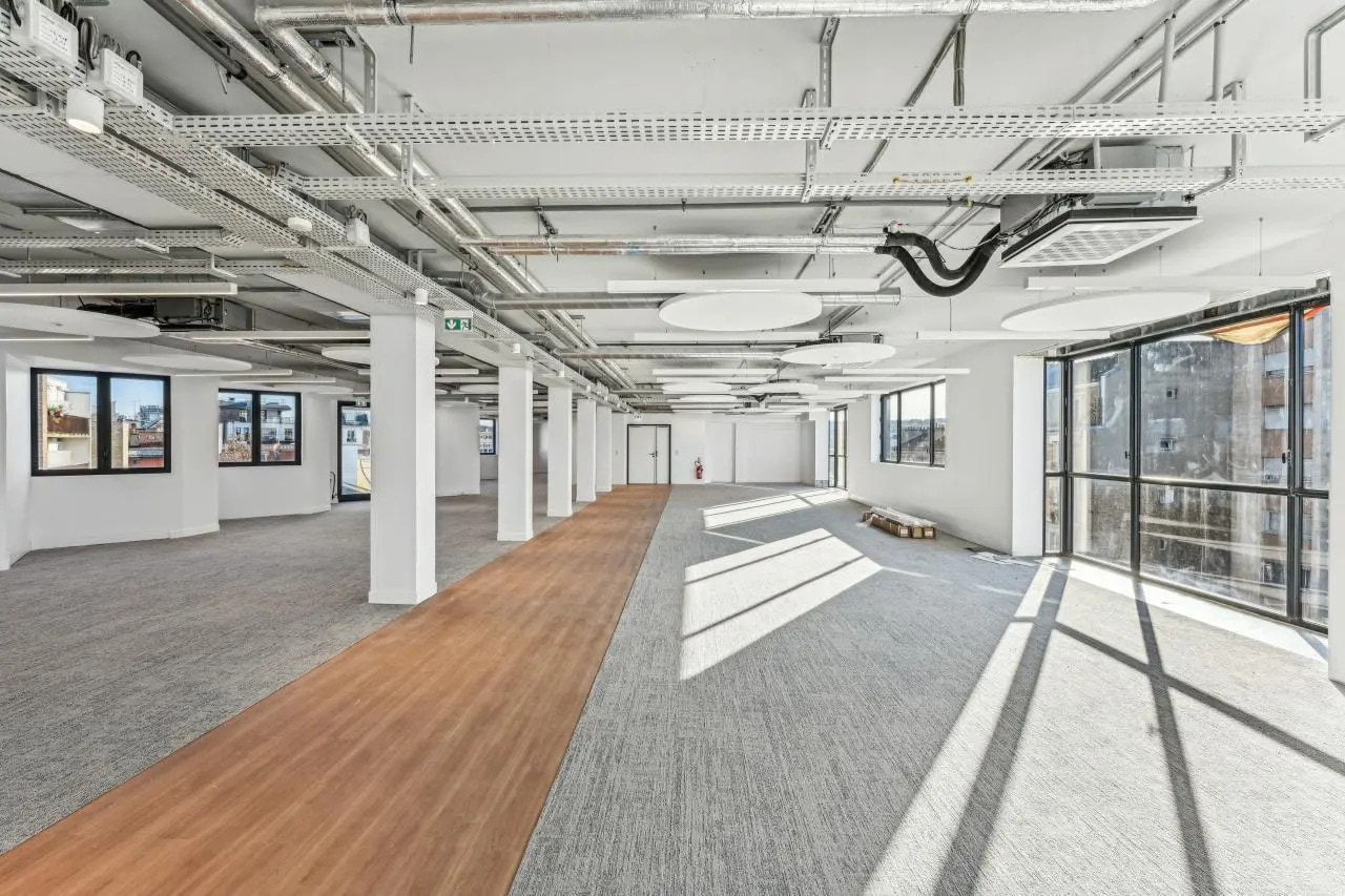 Office in Boulogne-Billancourt to rent Interior Photo- Image 1 of 1