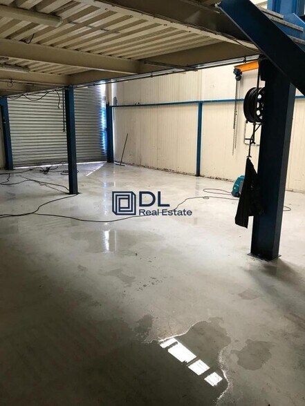 Industrial in Sainte-Geneviève-des-Bois to rent - Interior Photo - Image 2 of 3
