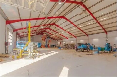 Light Industrial in Gonesse to rent Interior Photo- Image 1 of 16