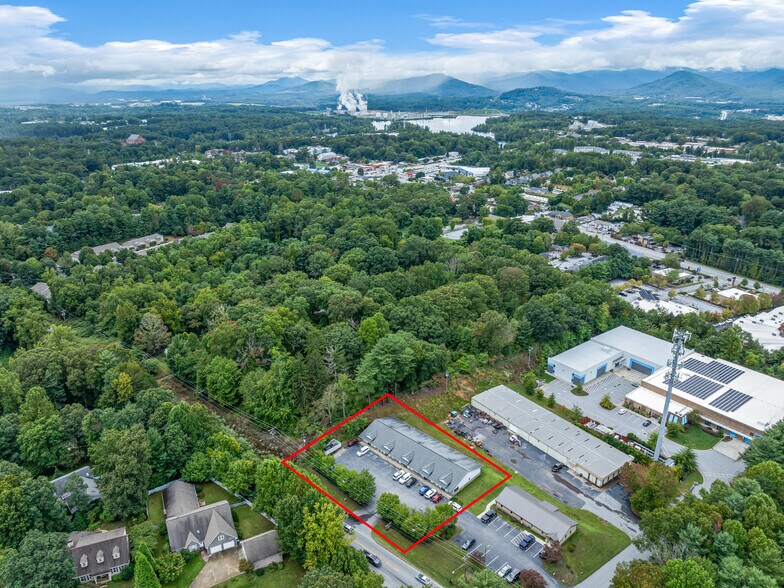 3179 Sweeten Creek Rd, Asheville, NC for rent - Building Photo - Image 3 of 12