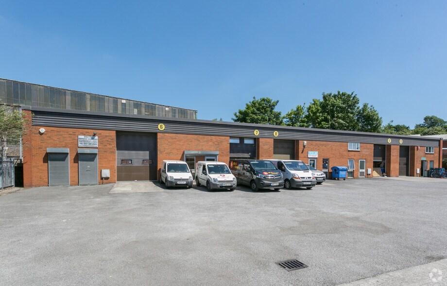 Emery Rd, Bristol to rent - Building Photo - Image 3 of 4