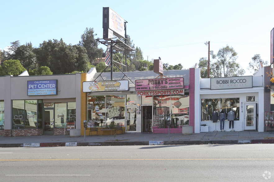 21908 1/2 Ventura Blvd, Woodland Hills, CA for rent - Primary Photo - Image 1 of 9