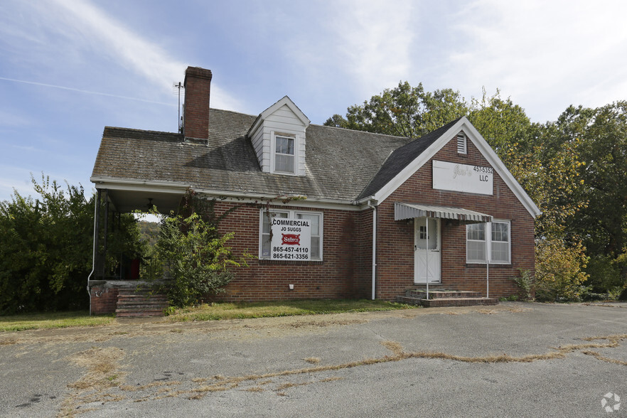 330-334 Charles G Seivers Blvd, Clinton, TN for sale - Primary Photo - Image 1 of 1