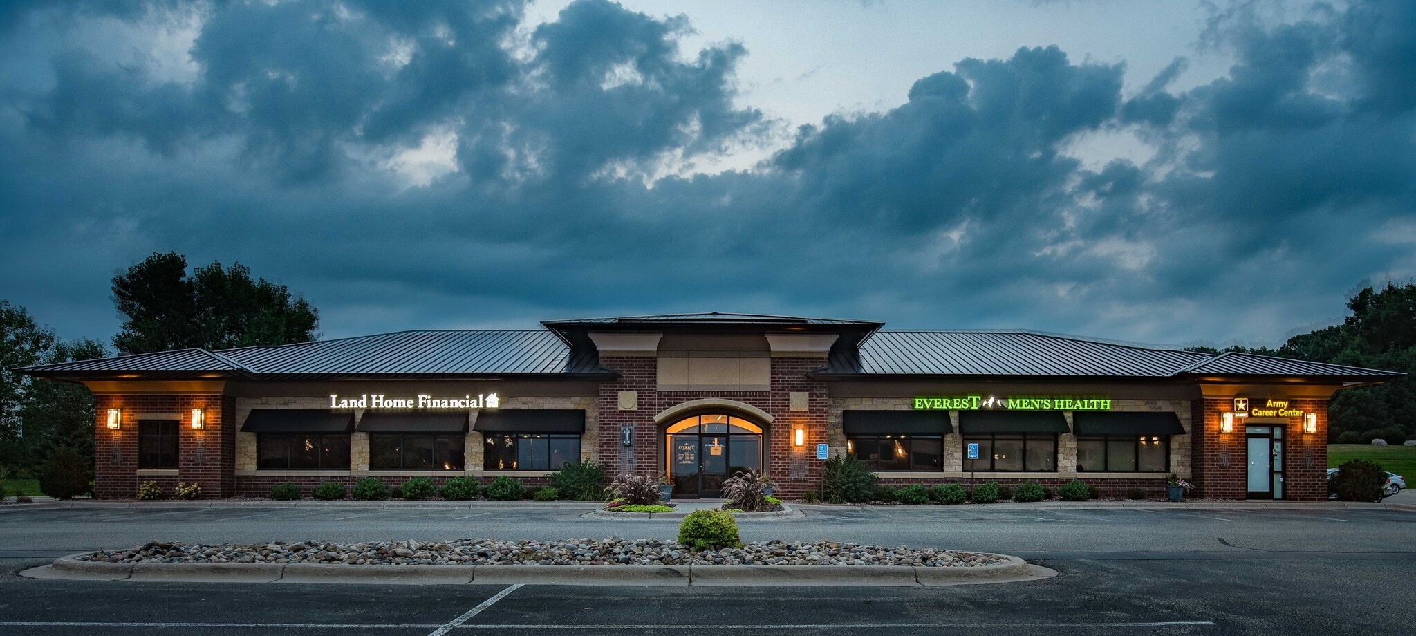 611 Bielenberg Dr, Woodbury, MN to rent Building Photo- Image 1 of 14