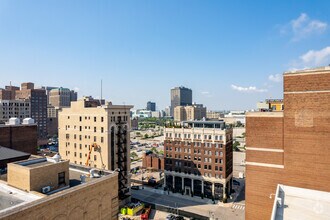 2233 Park Ave, Detroit, MI - aerial  map view