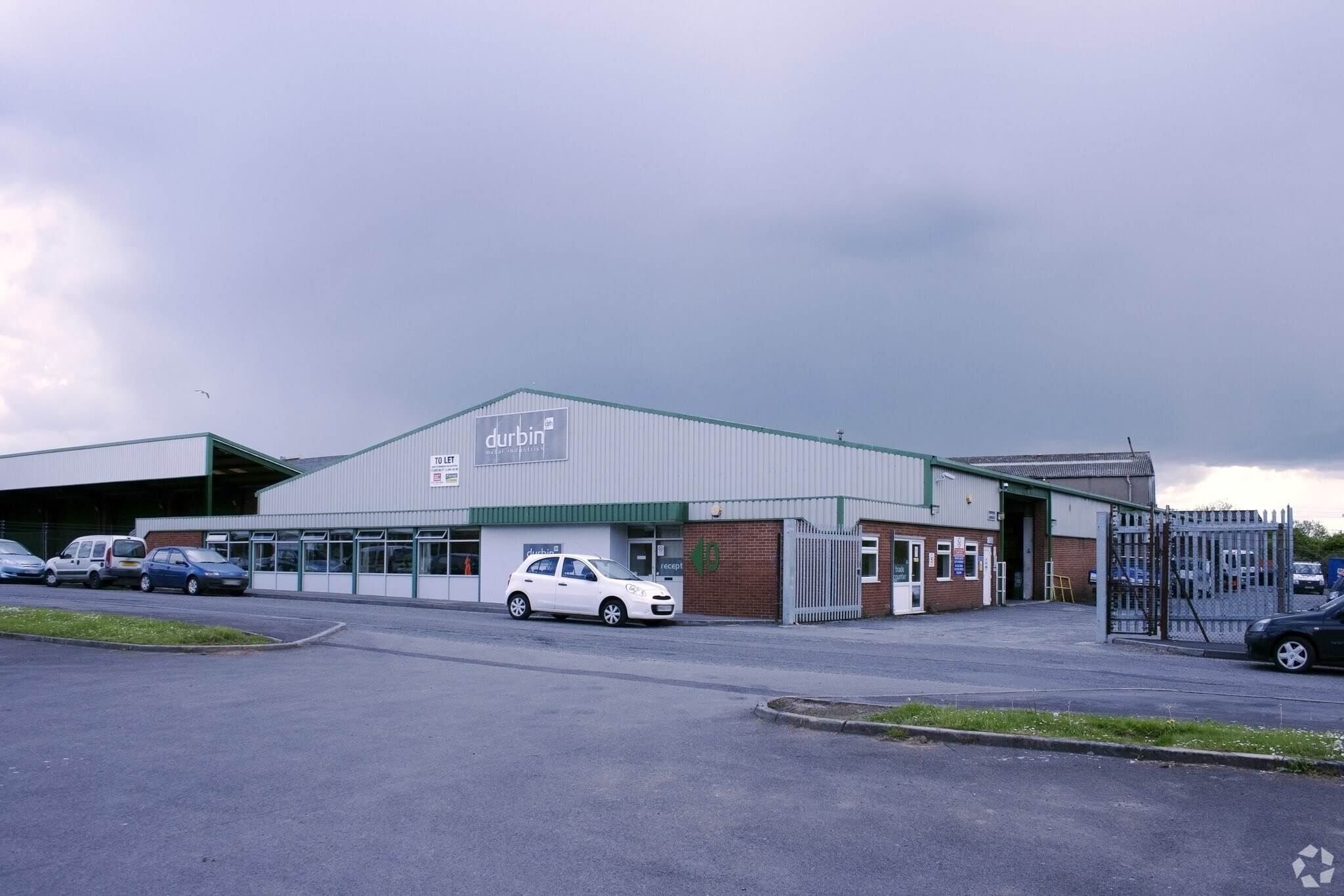 Lawrence Dr, Yate for sale Primary Photo- Image 1 of 1