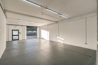 26b-28 Terminus Rd, Chichester to rent Interior Photo- Image 2 of 5