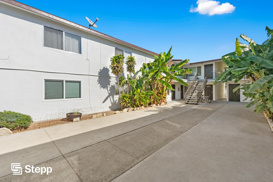 1050 Gaviota Ave, Long Beach, CA for sale - Building Photo - Image 3 of 8