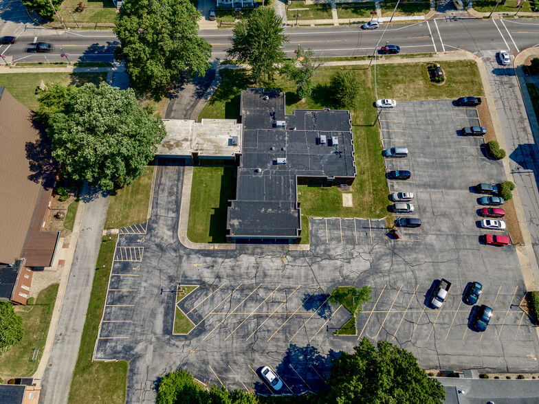 2710 College Ave, Alton, IL for rent - Aerial - Image 3 of 31