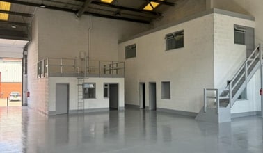 Modwen Rd, Salford to rent Interior Photo- Image 2 of 3