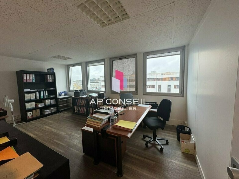 Industrial in Le Chesnay-Rocquencourt to rent - Interior Photo - Image 3 of 17