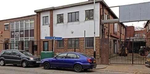 110-118 Markfield Rd, London to rent - Building Photo - Image 1 of 5