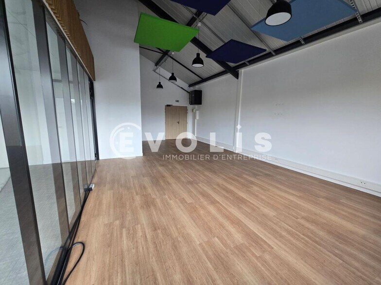Office in Wissous for sale - Building Photo - Image 3 of 9
