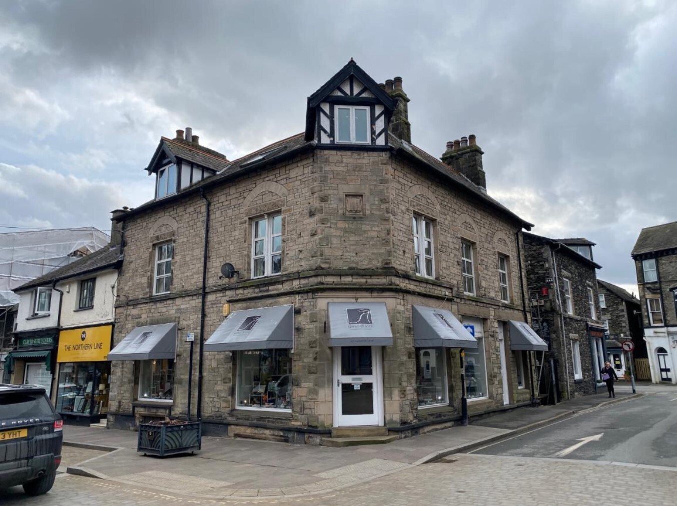 6 Crescent Rd, Windermere for sale Primary Photo- Image 1 of 1