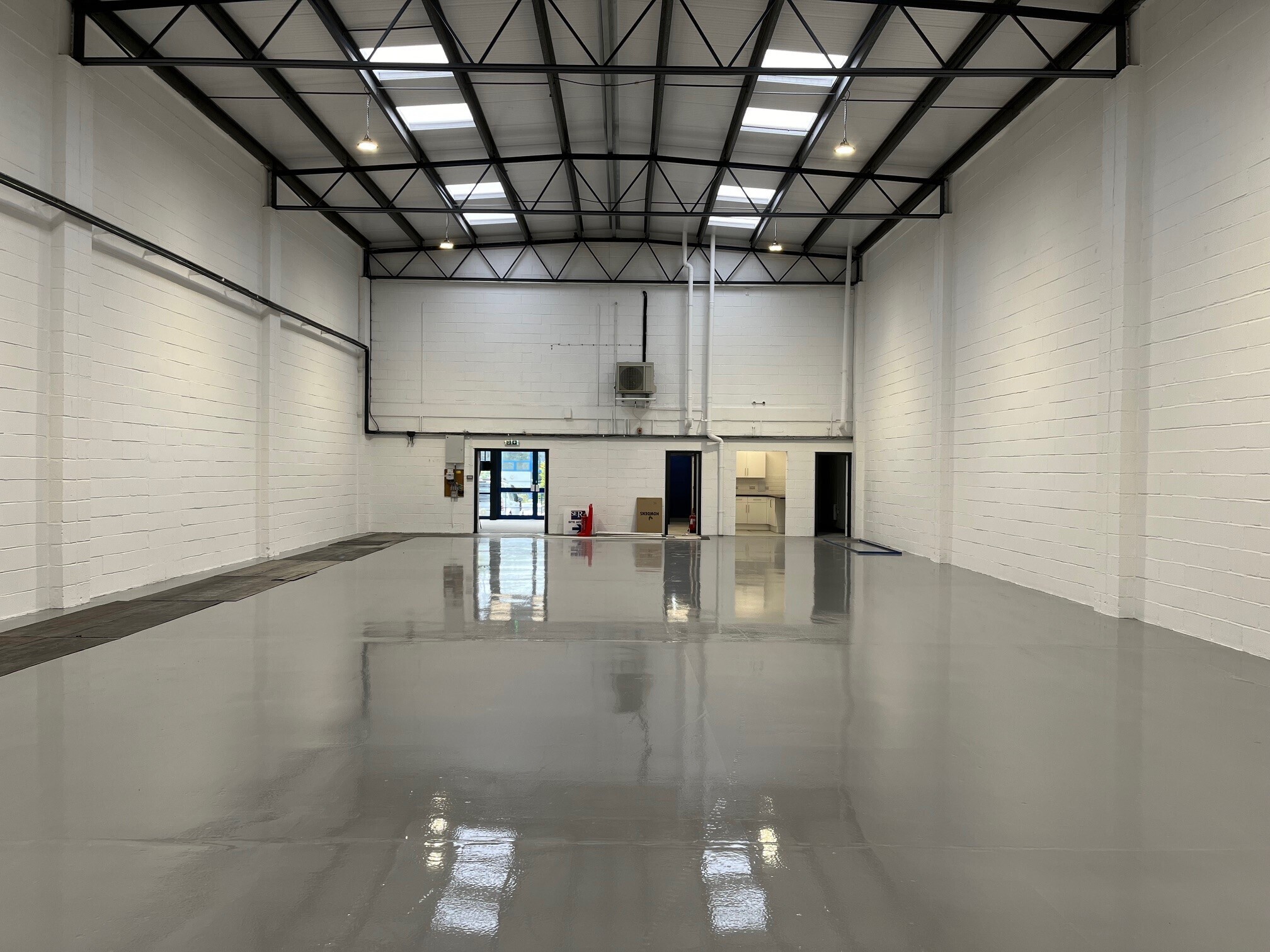 30-40 Tanners Dr, Milton Keynes to rent Building Photo- Image 1 of 6
