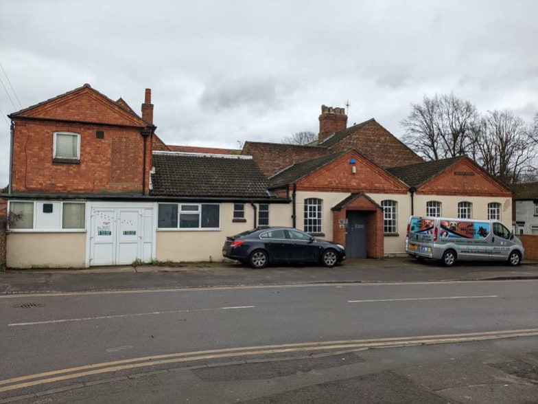 1 College St, Wellingborough to rent - Building Photo - Image 2 of 2