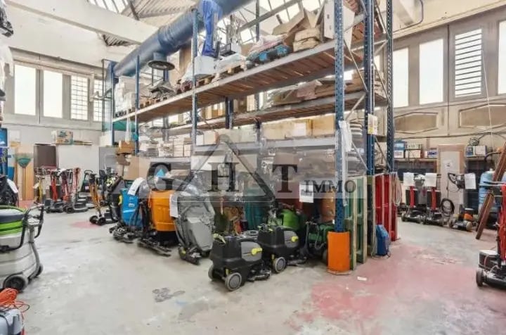 Industrial in Montreuil for sale - Building Photo - Image 3 of 19