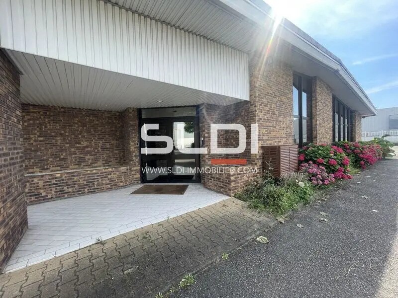 Office in Vénissieux to rent Building Photo- Image 1 of 7