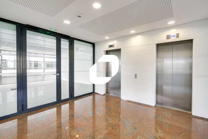 1 Rue De L'Union, Rueil-Malmaison to rent - Lobby - Image 2 of 14