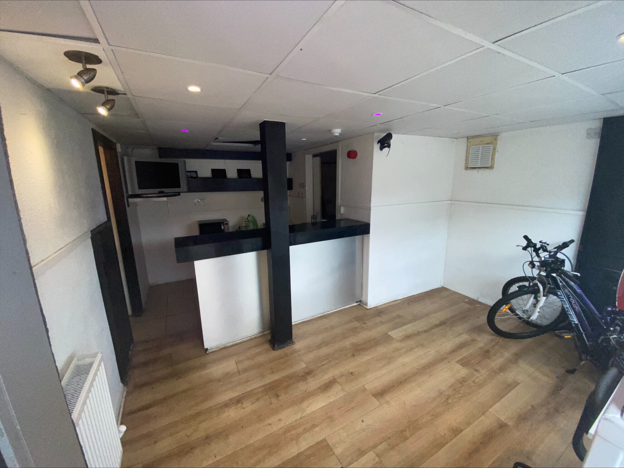 51 Corbiehill Rd, Edinburgh to rent Interior Photo- Image 1 of 3