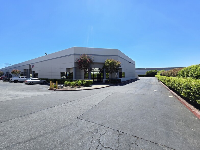 14020 Central Ave, Chino, CA for rent - Building Photo - Image 1 of 11