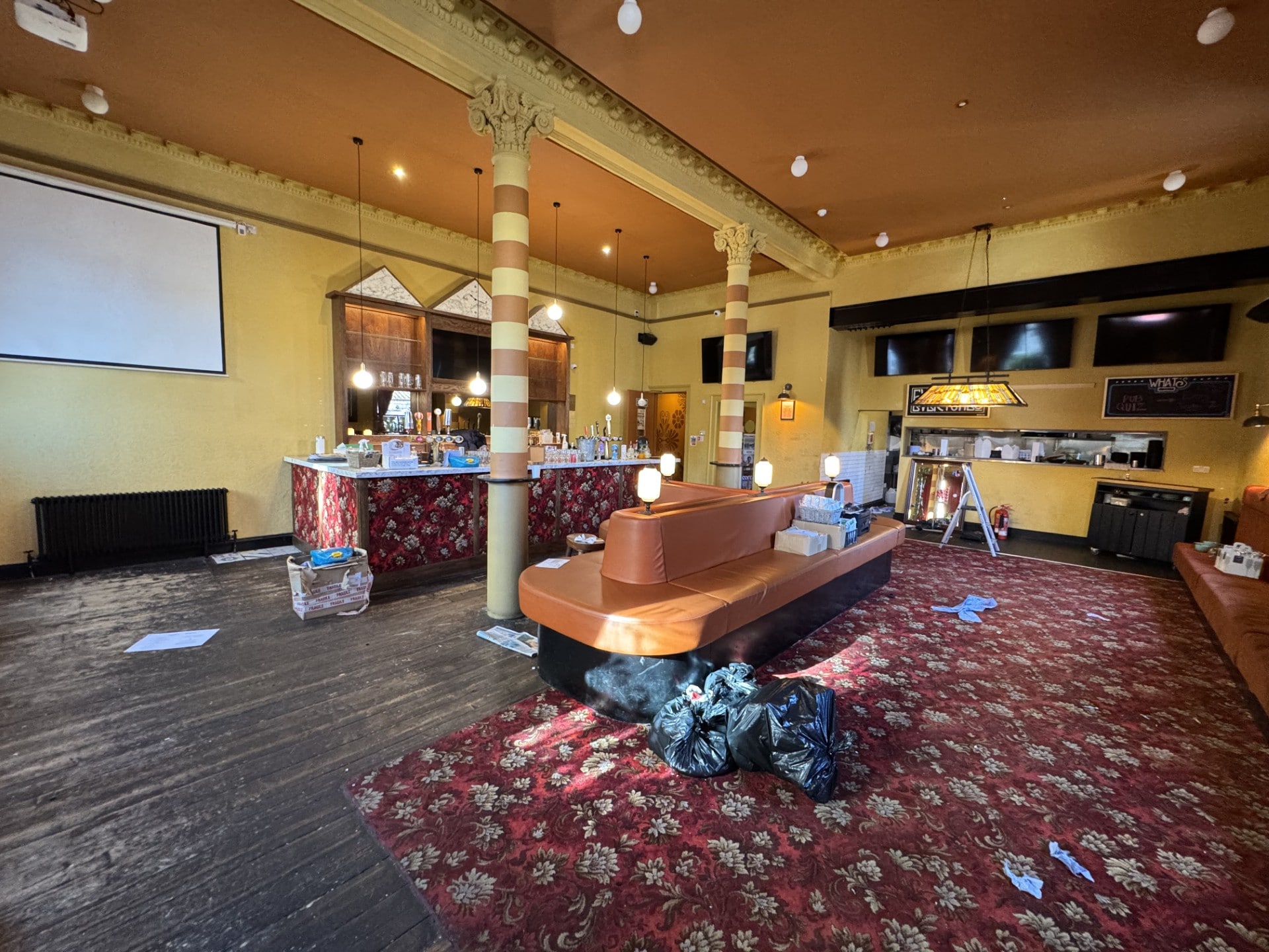 697 Pollokshaws Rd, Glasgow to rent Interior Photo- Image 1 of 5