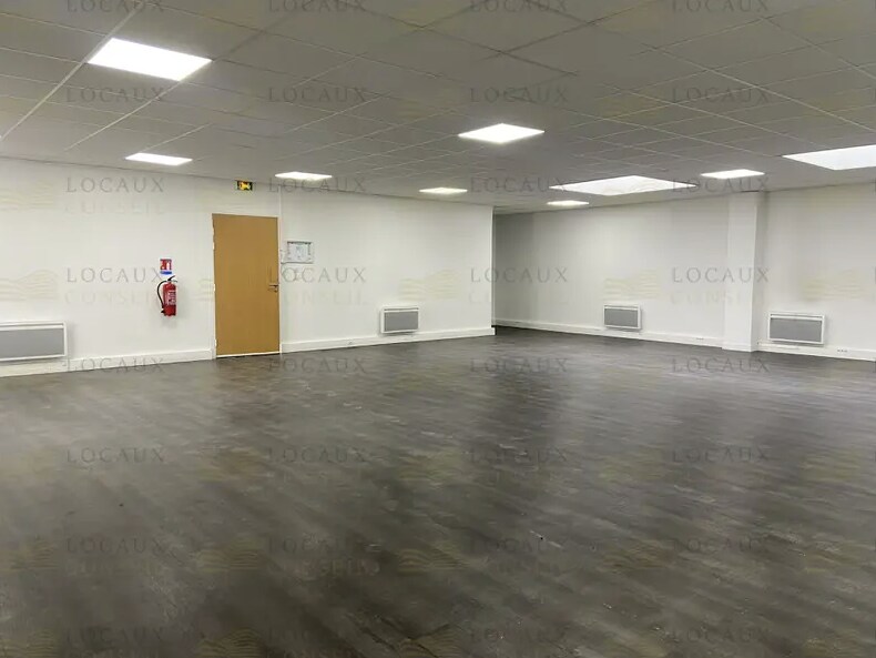Light Industrial in Argenteuil to rent Interior Photo- Image 1 of 6