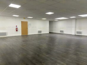 Light Industrial in Argenteuil to rent Interior Photo- Image 1 of 6