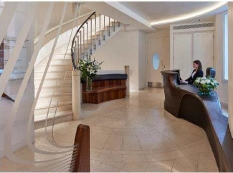 55 Grosvenor St, London to rent - Lobby - Image 2 of 8