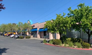 877-891 Markham Ave, Vacaville, CA for rent Building Photo- Image 1 of 7