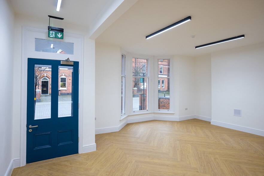 2 Greenfield Cres, Birmingham to rent - Building Photo - Image 3 of 4