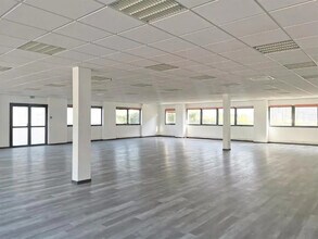 Office in Saint-Priest to rent Interior Photo- Image 1 of 7