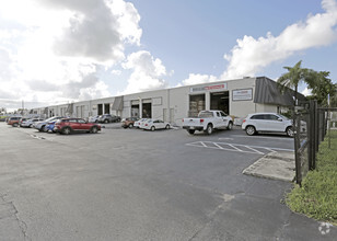 5501-5595 NW 72nd Ave, Miami, FL for rent Building Photo- Image 1 of 11