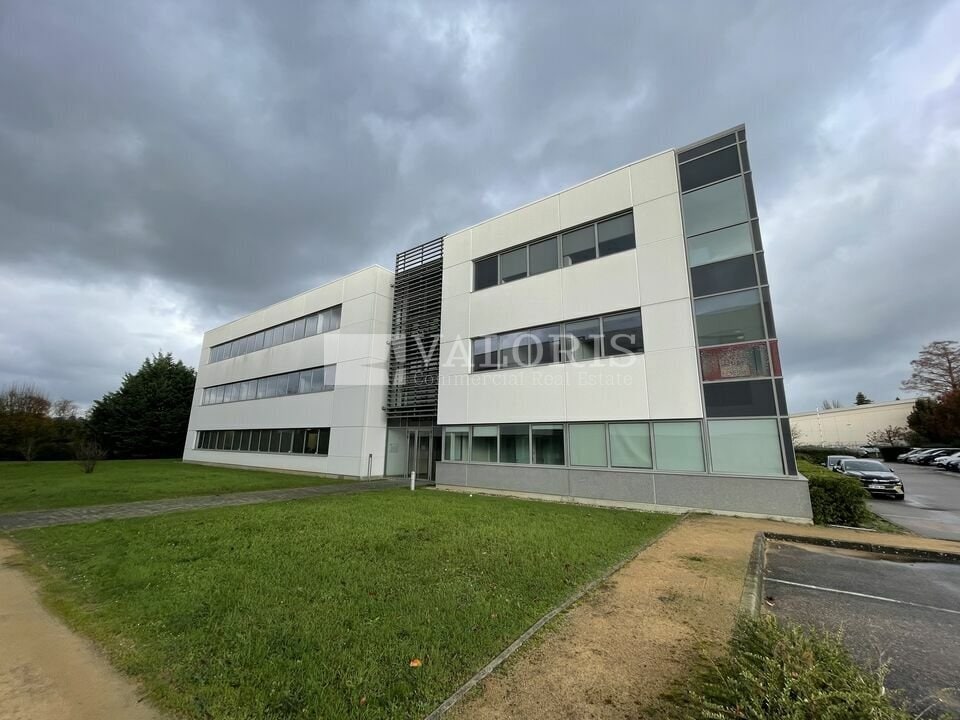 Office in Dardilly to rent Building Photo- Image 1 of 21