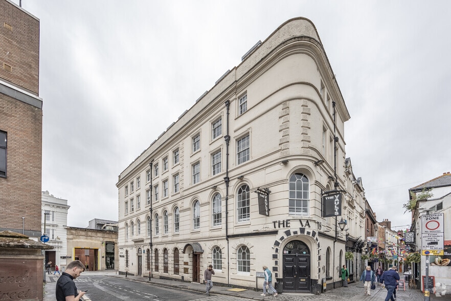 Little Queen St, Exeter to rent - Primary Photo - Image 1 of 3