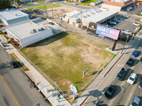 7315 N Blackstone Ave, Fresno, CA for rent Aerial- Image 1 of 9