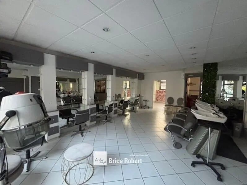 Vente Commerce 62 m² - Photo 1