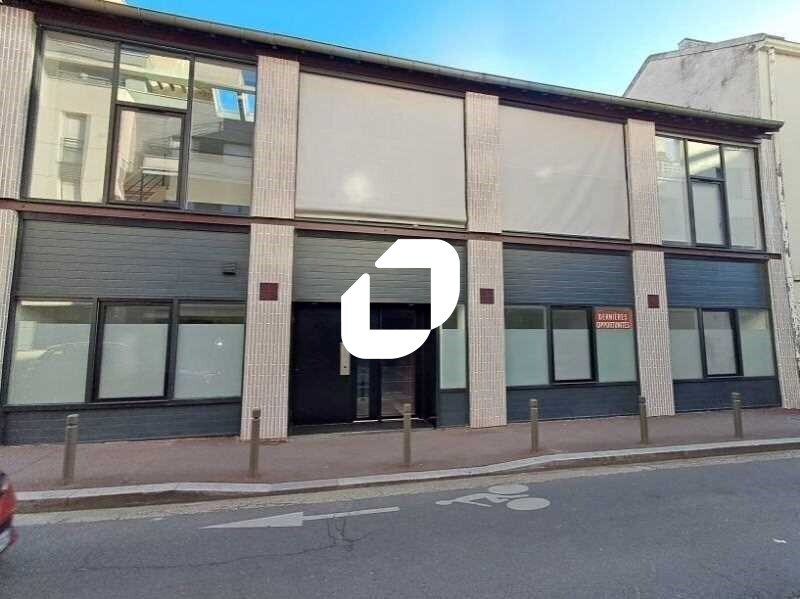 Office in Suresnes for sale Building Photo- Image 1 of 7