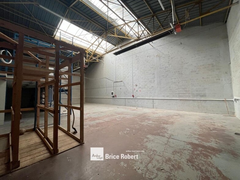 200 Rue Léon Blum, Villeurbanne to rent - Building Photo - Image 3 of 5