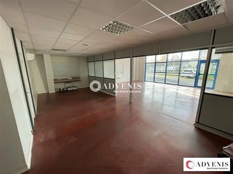 Light Industrial in Blanquefort to rent - Interior Photo - Image 2 of 8