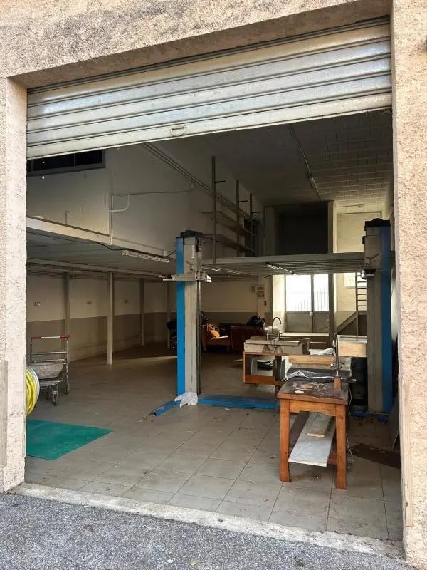 Vente Entrepôt 165 m² - Photo 1