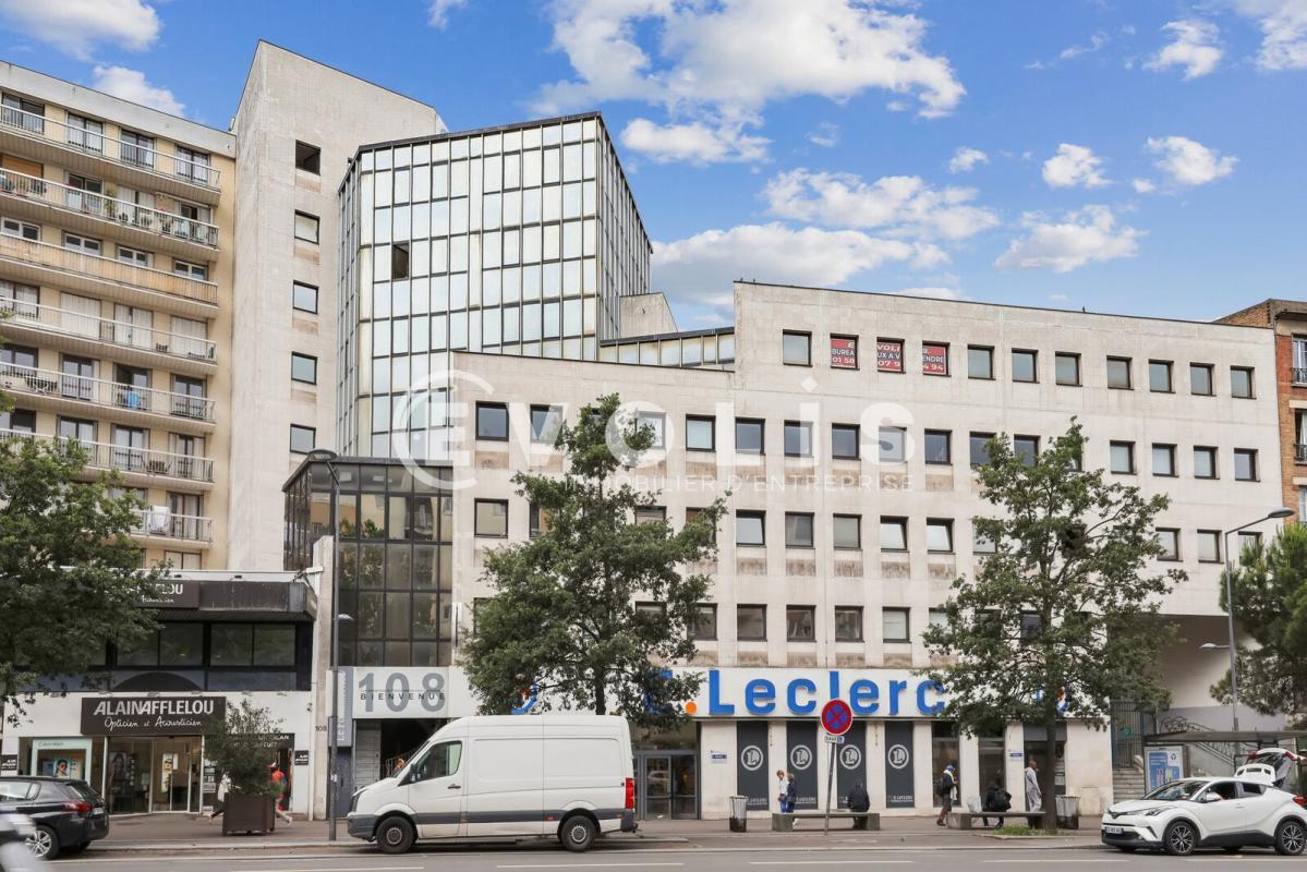 Office in Le Kremlin-Bicêtre to rent Building Photo- Image 1 of 13