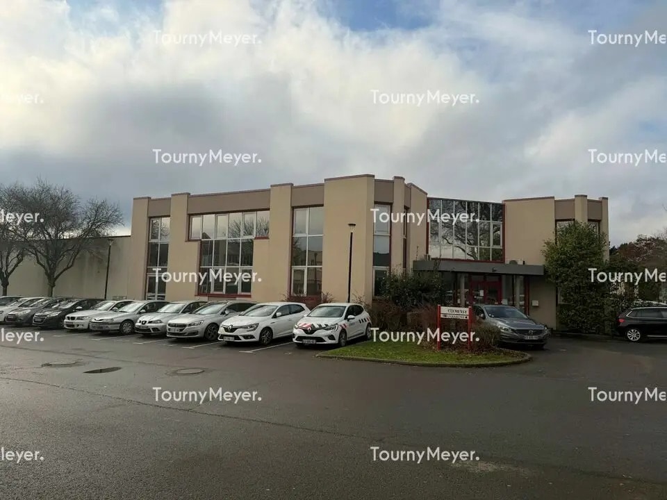 Location Local d'activités 3 530 m² - Photo 1