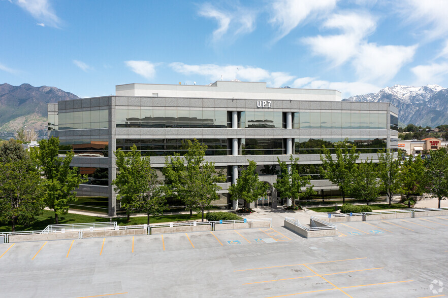 6965 S Union Park Ctr, Cottonwood Heights, UT for rent - Building Photo - Image 1 of 6