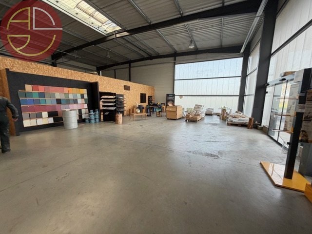 Industrial in Saint-Jory to rent - Interior Photo - Image 1 of 6